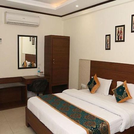 Hotel Vikrant Ludhiana Eksteriør billede